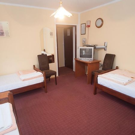 Hotel Extra Lion Md Ниш Экстерьер фото