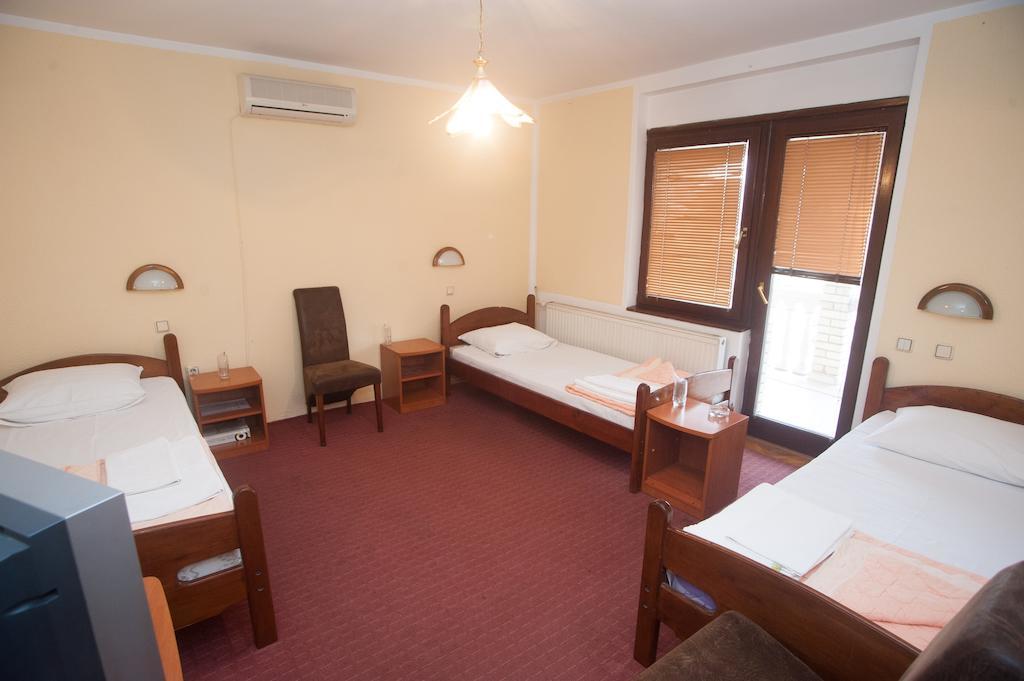 Hotel Extra Lion Md Ниш Номер фото
