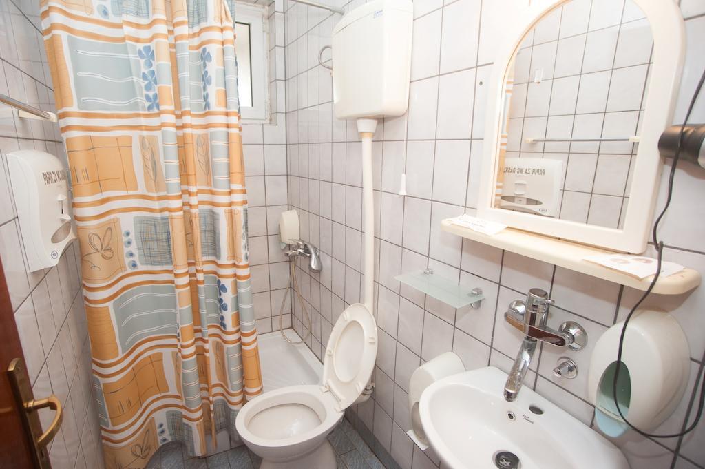 Hotel Extra Lion Md Ниш Экстерьер фото