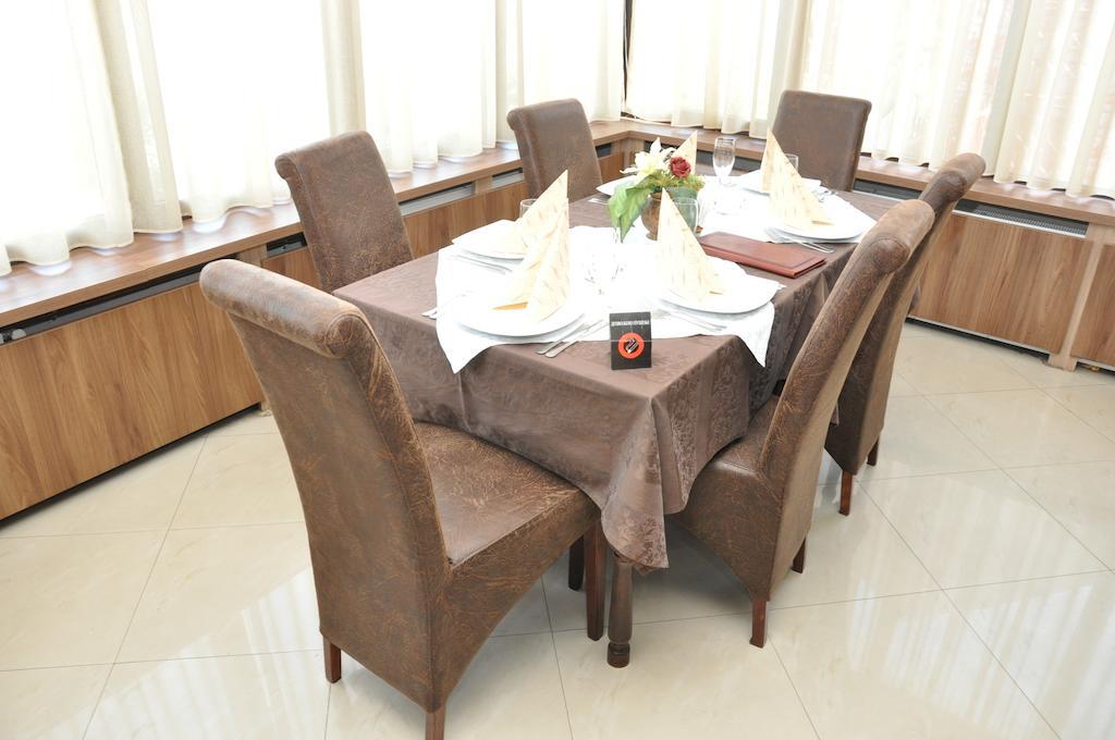 Hotel Extra Lion Md Ниш Экстерьер фото