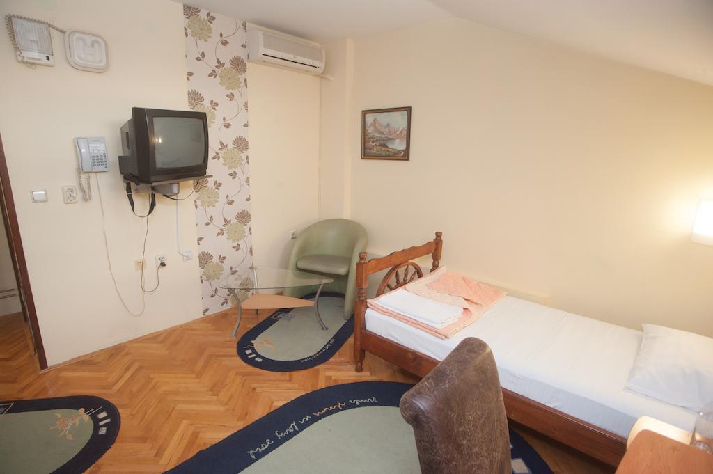 Hotel Extra Lion Md Ниш Номер фото