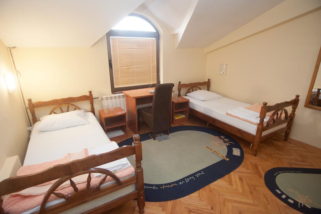 Hotel Extra Lion Md Ниш Номер фото