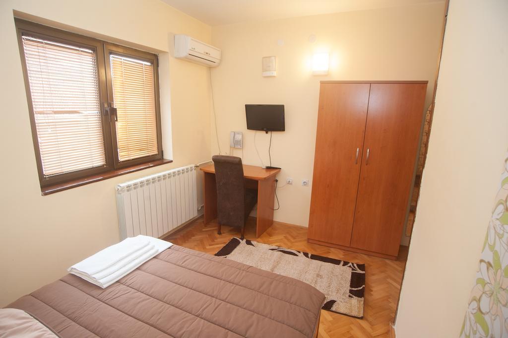 Hotel Extra Lion Md Ниш Номер фото