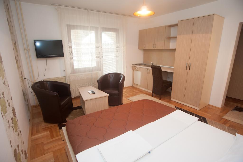 Hotel Extra Lion Md Ниш Номер фото
